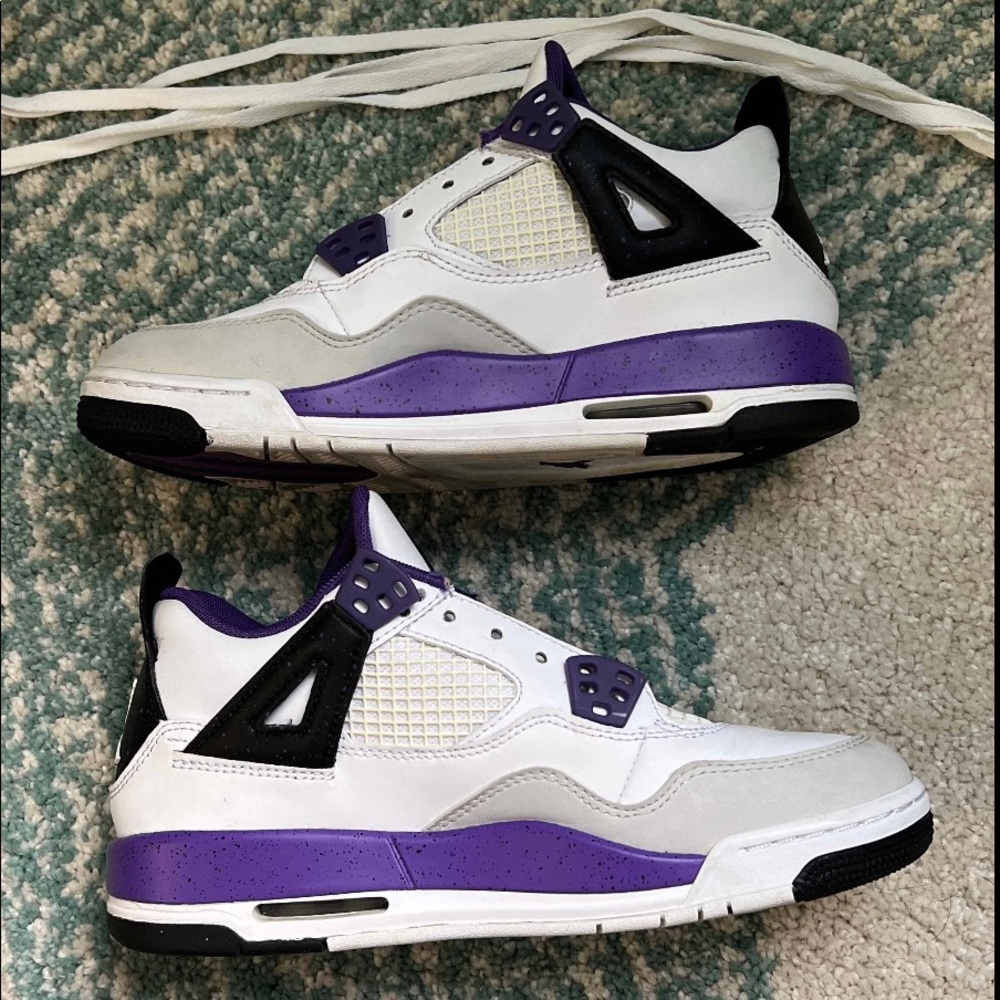 Air Jordan Retro 4 “Violet”